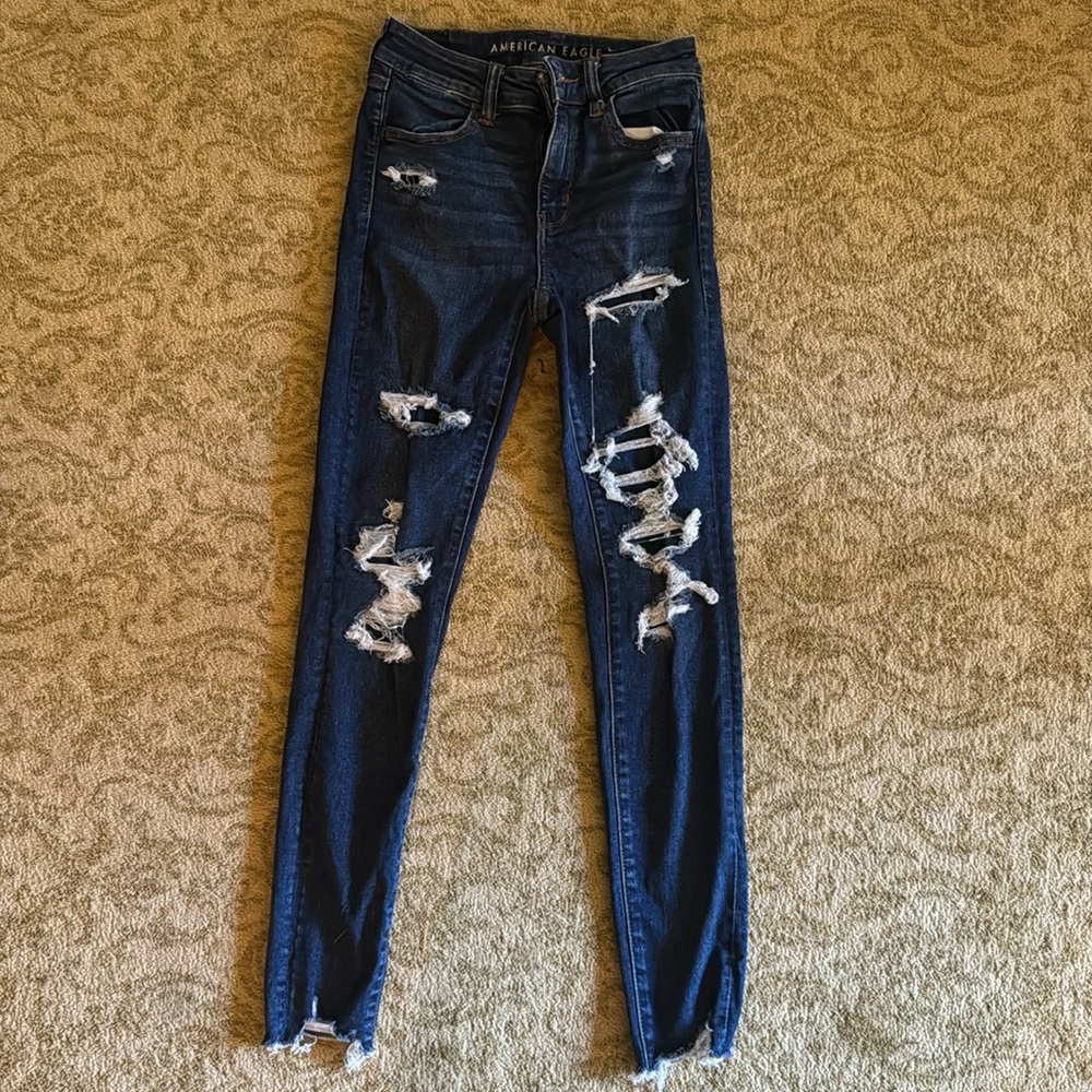 American eagle size 2 frayed style jeans with button fly
